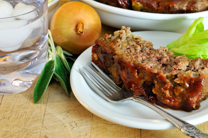 https://www.muscleandfitness.com/wp-content/uploads/2012/10/meatloaf_main.jpg?quality=86&strip=all