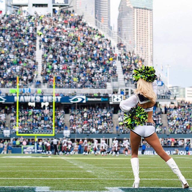 PICS: Hot Seattle Seahawks Cheerleaders