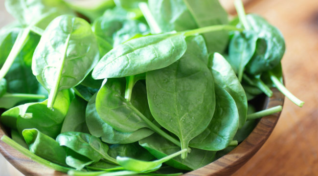 https://www.muscleandfitness.com/wp-content/uploads/2014/05/Spinach.jpg?w=650&quality=86&strip=all