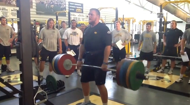 Iowa lineman Brandon Scherff's toughness, weight-room exploits