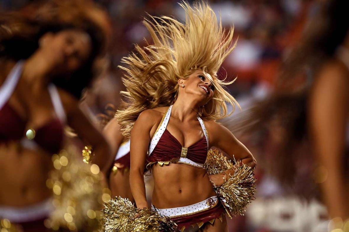 The 10 hottest cheerleaders in the NFL - Muscle & Fitness