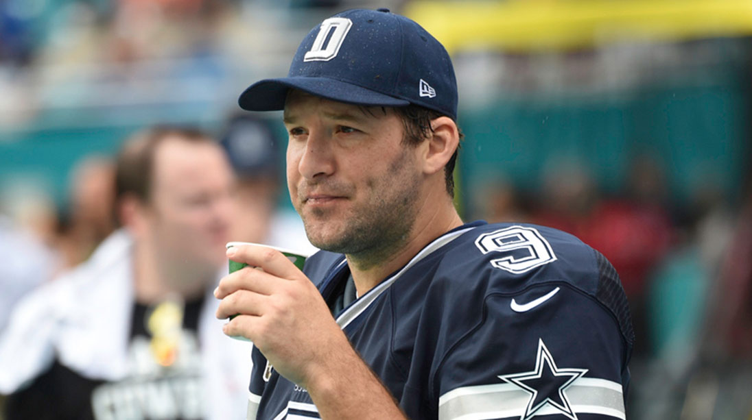 Tony Romo gets roasted for looking fat in photo taken at Cowboys training  camp