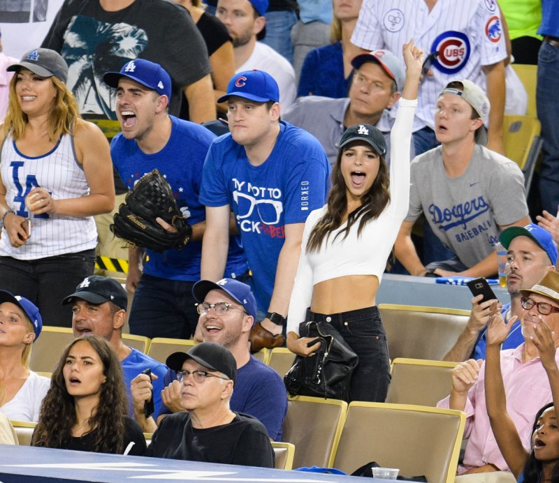 Emily Ratajkowski attends game 5 of the NLCS between the Chicago