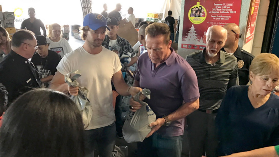 Arnold Schwarzenegger gives back at Hollenbeck's turkey giveaway