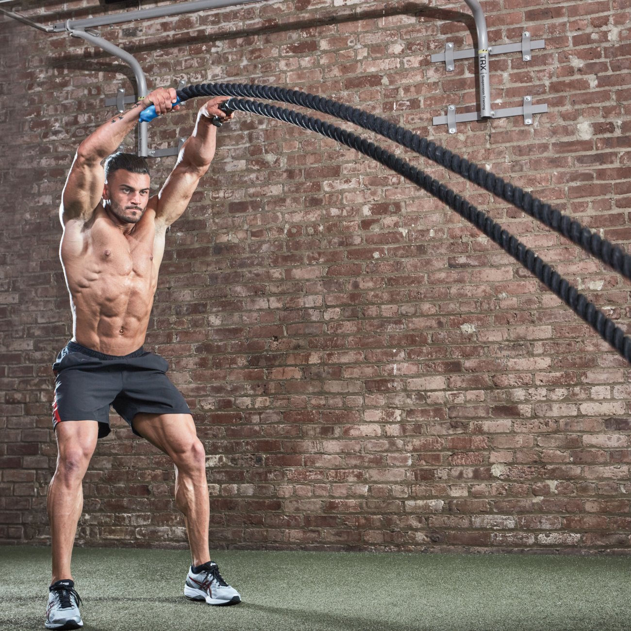 rope-slam-exercise-video-guide-muscle-fitness