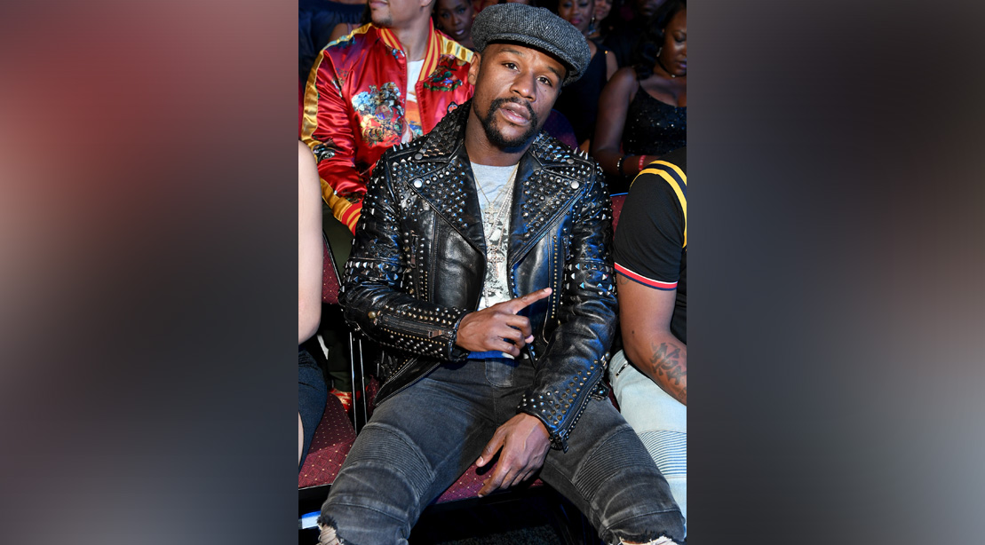 Floyd Mayweather Outfit from October 28, 2021, WHAT'S ON THE STAR?