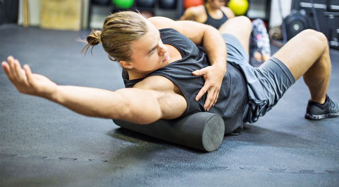 how to crack spine with foam roller