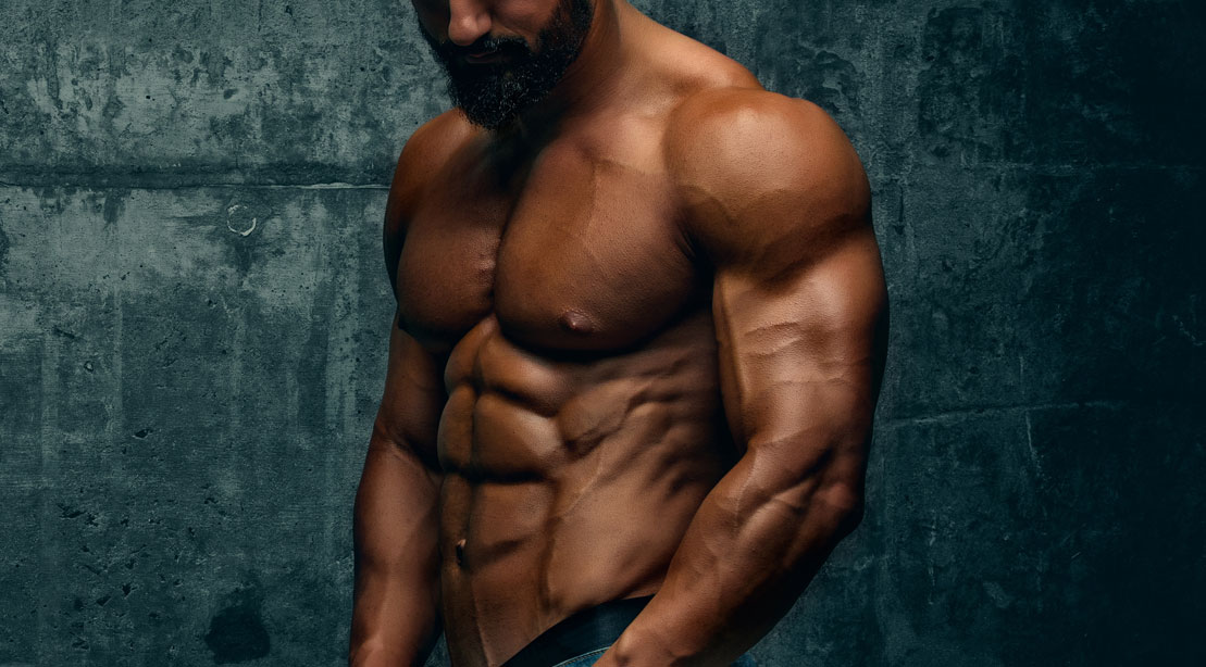 huge shoulders and traps