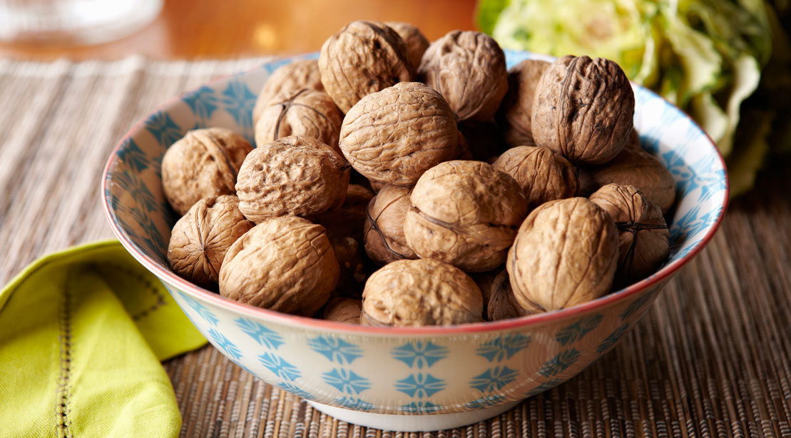 walnuts-165531178