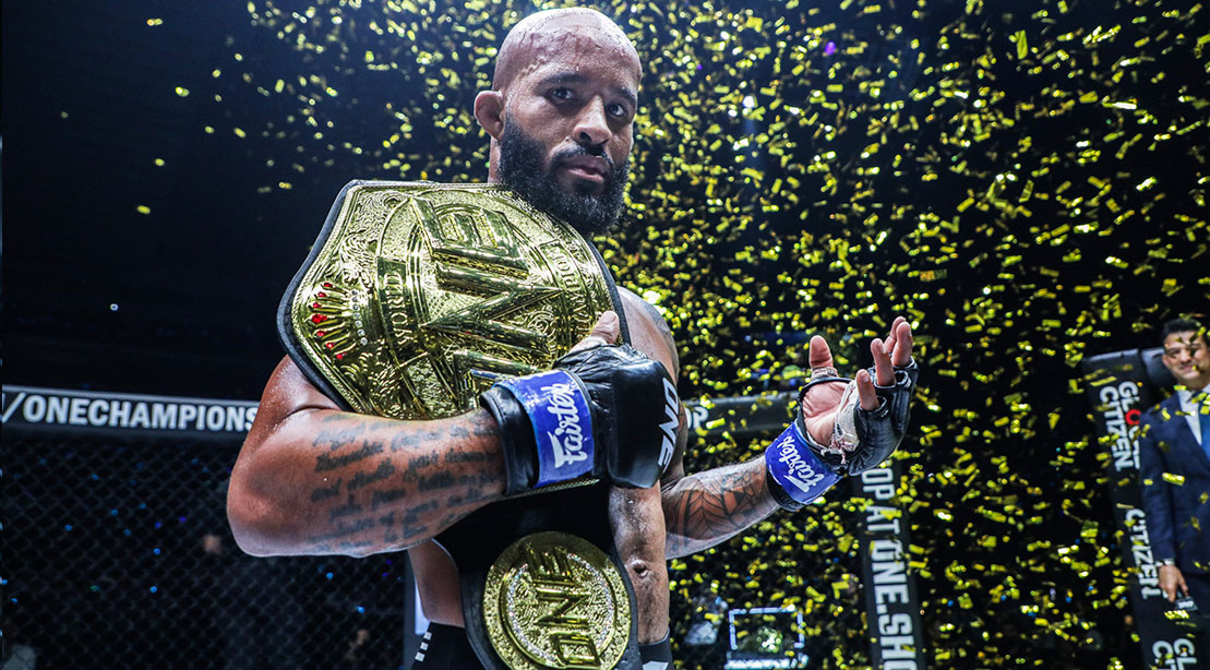 Demetrious Johnson サイン入りサイン入りグローブ UFC-